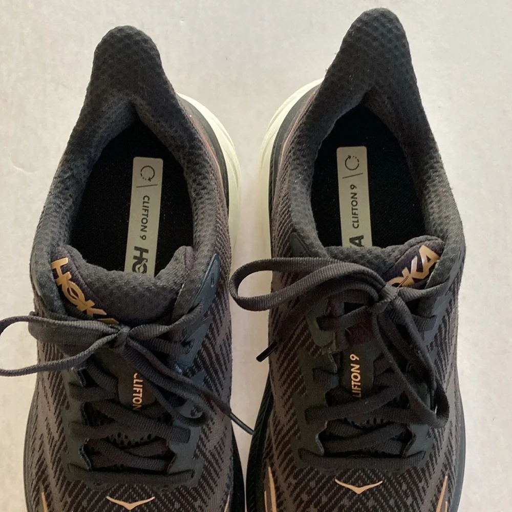 HOKA Women’s Clifton 9 Black Running Shoes Size 9.5 D